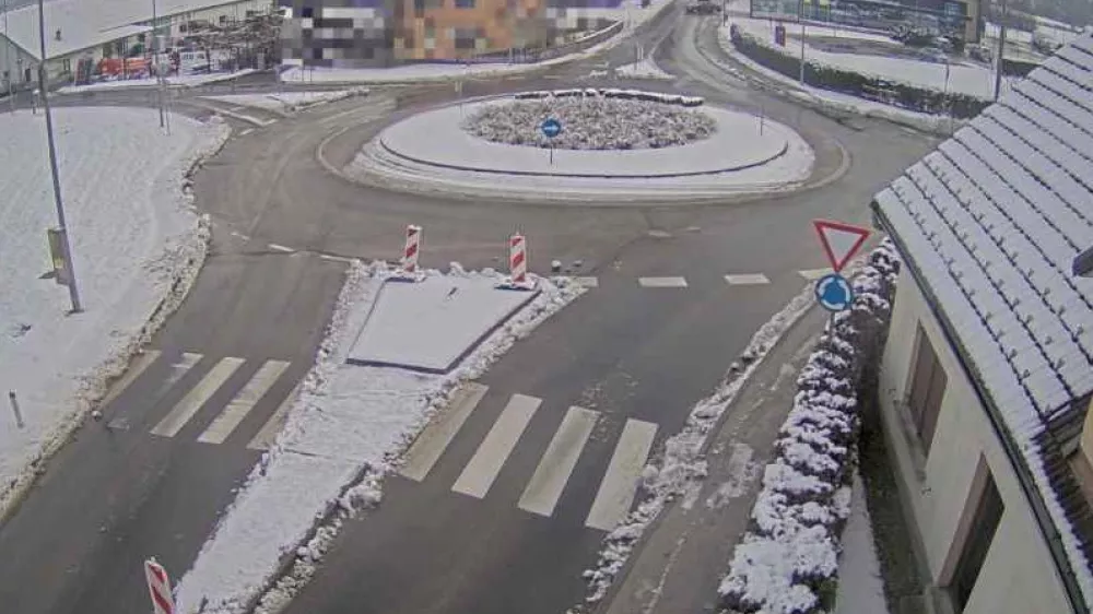 Metlika kroži&scaron;če