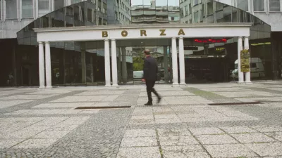 V nekaterih slovenskih podjetjih se zaradi želje po ohranjanju popolnega nadzora nad lastni&scaron;tvom raje izogibajo javni kotaciji. Dodatno jih odvračajo stro&scaron;ki, nižja likvidnost na Ljubljanski borzi (na fotografiji), administrativna bremena in omejeno poznavanje prednosti lastni&scaron;kega financiranja. Foto: Jaka Gasar