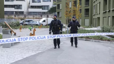Policisti so v začetku decembra v Črnučah izvajali hi&scaron;ne preiskave, povezane z mafijskim umorom na Poti za Brdom v Ljubljani. Foto: Jaka Gasar