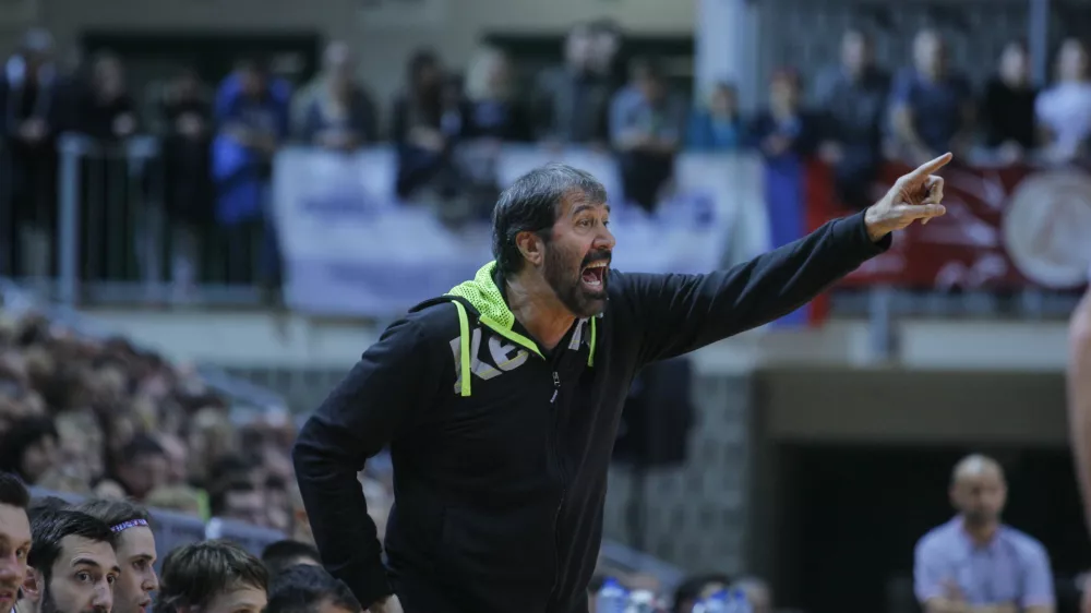 selektor mo&scaron;ke rokometne reprezentance Veselin VUJOVIĆ  -- rokomet - Slovenija - Hrva&scaron;ka - pripravljalna tekma, mo&scaron;ki:- Slovenska mo&scaron;ka rokometna reprezentanca je v pripravljalni tekmi v Kopru premagala Hrva&scaron;ko z 32:17 ///FOTO: Luka Cjuha