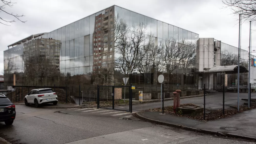 06.01.2025. - Stavba na naslovu Litijska 51, ki je predmet afere nakupa za potrebe Okrožnega sodi&scaron;ča v Ljubljani.//FOTO: Bojan Velikonja