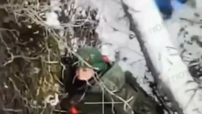 Severnokorejski vojak na boji&scaron;ču pri Kursku. Vir: ukrajinska vojska, X