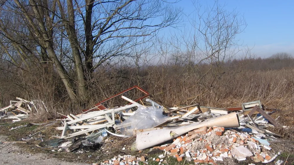 barje gradbeni odpadki odlagali&scaron;čeBarbara