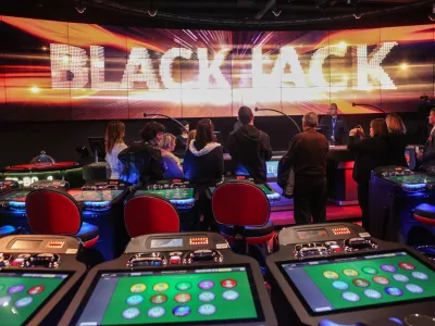 - 08.12.2016 - HIt Casino Perla Nova Gorica - otvoritev nove igralnice Pulse Arena, kjer je možnost igranja različnih priljubljenih iger na eni igralni napravi - igralni&scaron;ko-zabavi&scaron;čni center - igralni&scaron;tvo - igralnica   //FOTO: Luka Cjuha. .