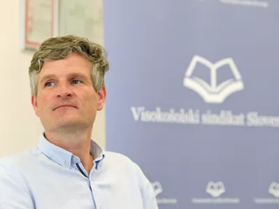 Maribor - Univerza v Mariboru, Rektorat - &Scaron;olstvo - Novinarske konference - Novinarska konferenca Univerze v Mariboru v okviru visoko&scaron;olske stavke, na kateri so predstavili razloge za stavko - visoko&scaron;olska stavka - Portret - Simon Zupan - - Avtor: Andrej Petelin&scaron;ek