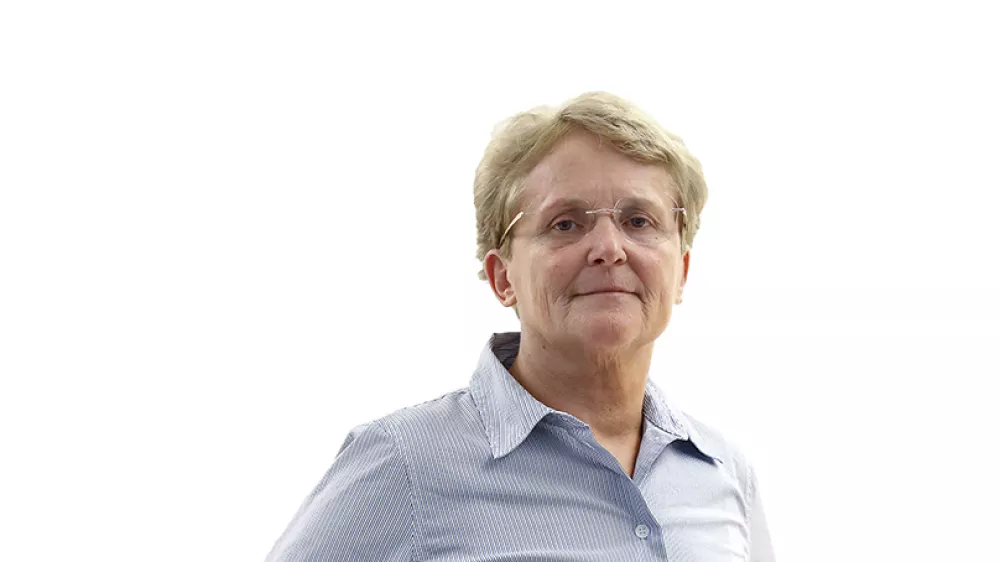 Tatjana PihlarZA ONLINE - Redakcija Dnevnik 2024 - portreti za komentarje in kolumne - kolumnisti - komentatorji &ndash; novinarji - portret //FOTO: Luka Cjuha