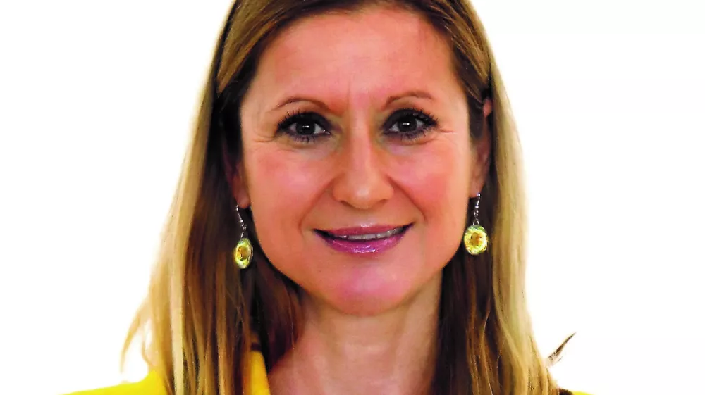 Tina Jereb- Redakcija Dnevnik 2024 - portreti za komentarje in kolumne - kolumnisti - komentatorji &ndash; novinarji - //FOTO: Tomaž Skale