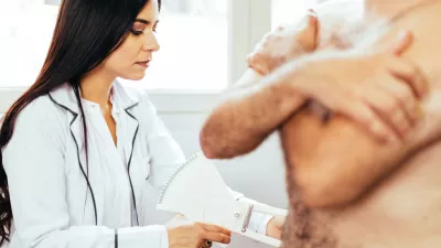 Po stari definiciji velja za debele milijarda&nbsp;ljudi na svetu.&nbsp;/ Foto: Getty Images