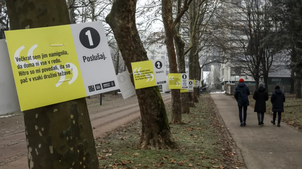 Ni &scaron;lo za tako grdo, ponižujoče in drugače boleče ravnanje, da bi možakarju lahko očitali, da je partnerico spravljal v podrejen položaj. Foto: Luka Cjuha