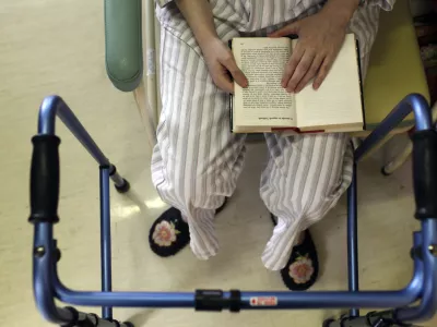 Novost v aktualnih osnutkih je dalj&scaron;e obdobje pristojnosti osebnega zdravnika. Ideje o zamejevanju trajanja bolni&scaron;kih odsotnosti so se po drugi strani pojavljale tudi v preteklih mandatih, a so si oblasti doslej vedno znova premislile. Foto: Jaka Gasar&nbsp;