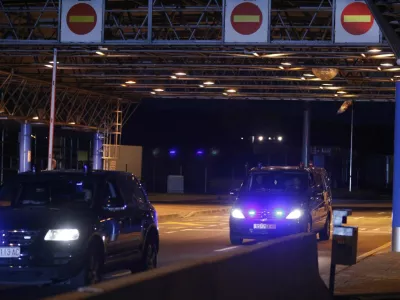 - prihod Iva Sanaderja na mejni prehod Obrežje - Slovensko - Hrva&scaron;ka meja -//FOTO: Luka Cjuha