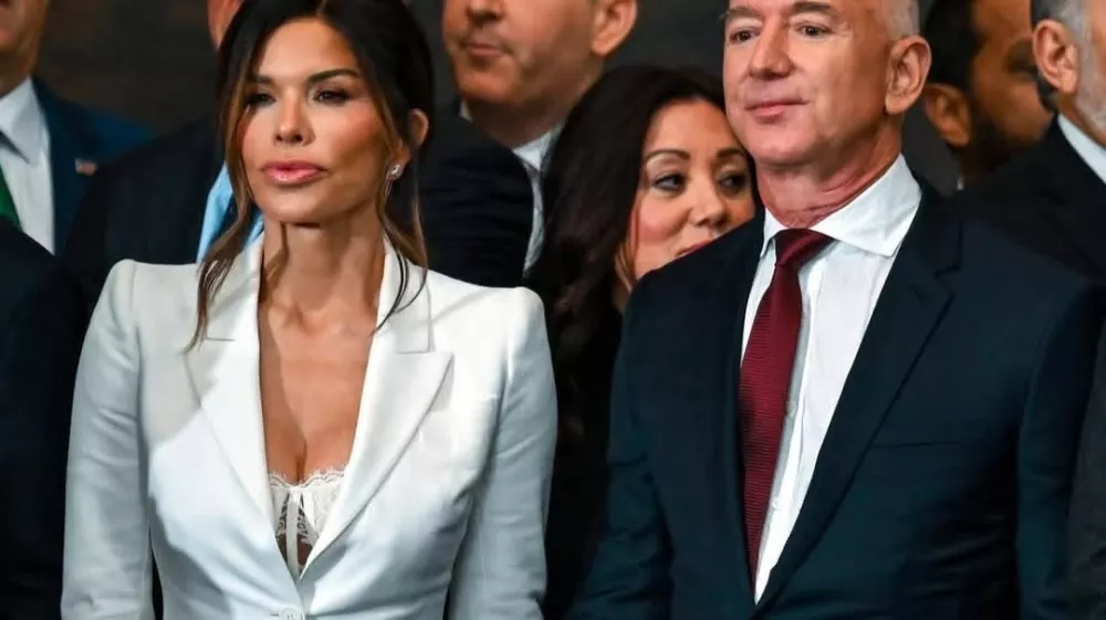 Lauren Sanchez je lastnica nedrčka o katerem vse od predsedni&scaron;ke inavguracije Donalda Trumpa govori ves svet. 