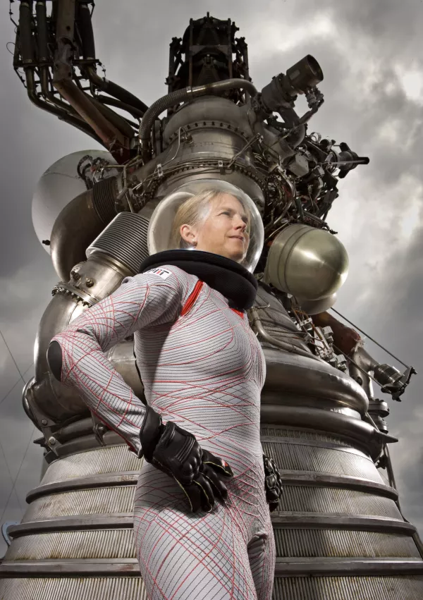 Novo oblačilo je samo po sebi tehnolo&scaron;ka inovacija. / Foto: rofessor Dava Newman, MIT: Inventor, Science and Engineering Guillermo Trotti, A.I.A., Trotti and Associates, Inc. (Cambridge, MA): Design Dainese (Vicenza, Italy): Fabrication Douglas Sonders: Photography