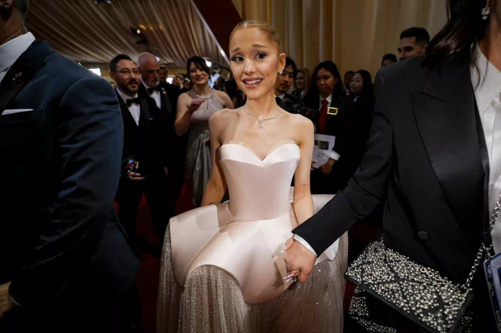 Ariana Grande na leto&scaron;nji podelitvi filmskih nagrad oskar.&nbsp;/ Foto: Reuters
