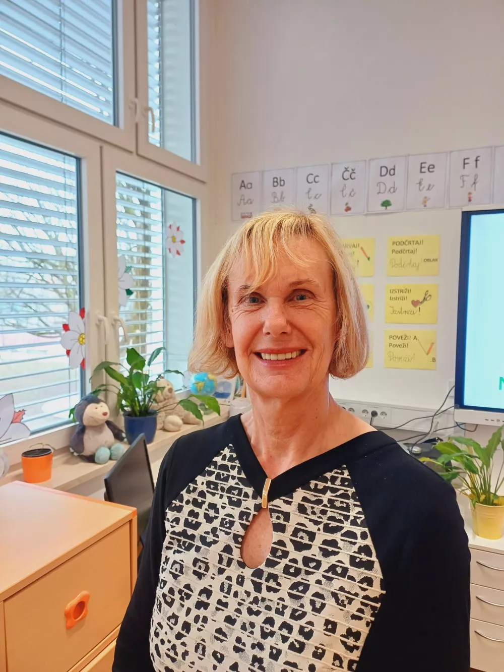 Mag. Đulijana Juričić, ravnateljica O&Scaron; Trnovo

&Scaron;ola je zanimiv prostor tudi z vidika ekonomije. Na dan prejmemo tudi 50 ponudb, med katerimi imajo nekatere tako visoke cene, da nam vzame sapo.