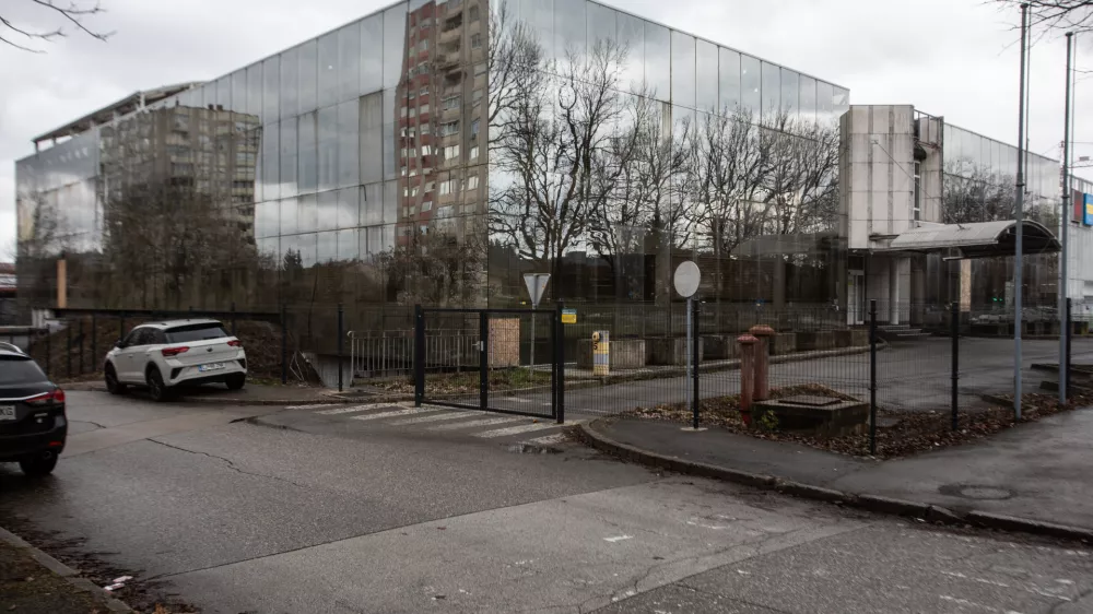 06.01.2025. - Stavba na naslovu Litijska 51, ki je predmet afere nakupa za potrebe Okrožnega sodi&scaron;ča v Ljubljani.//FOTO: Bojan Velikonja