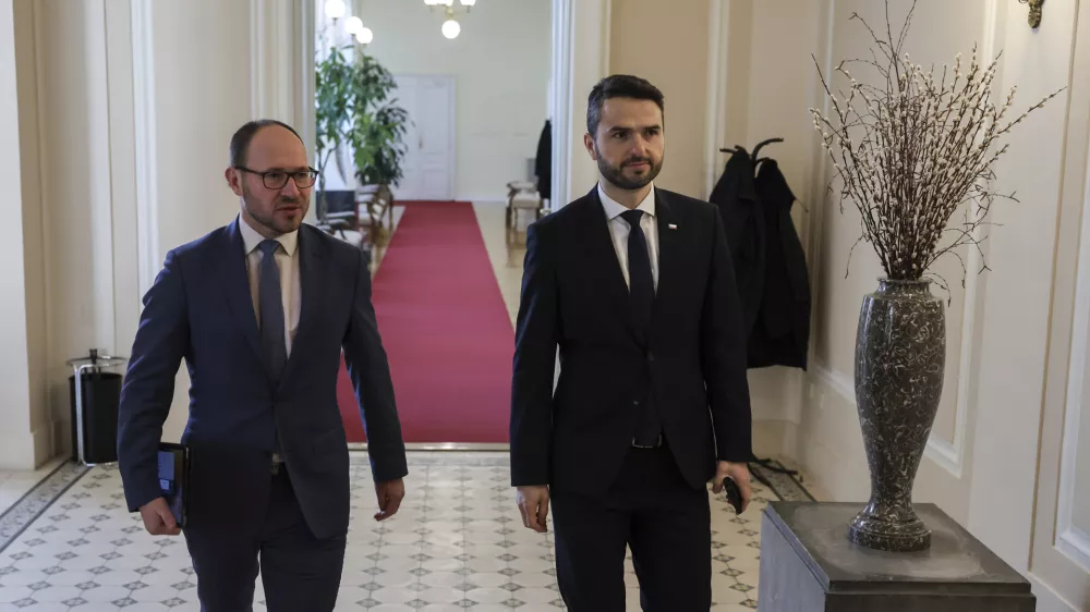 Jernej Vrtovec, Matej Tonin- 30.01.2024 &ndash; srečanje o dolgoročni rabi jedrske energije v Sloveniji, ki ga pripravlja predsednik vlade Robert Golob, udeležila se ga bo predsednica republike Nata&scaron;a Pirc Musar, med povabljenimi pa so tudi predsednica DZ Ur&scaron;ka Klakočar Zupančič, predsednik DS Marko Lotrič, predsedniki parlamentarnih strank ter poslanca madžarske in italijanske narodne skupnosti //FOTO: Jaka Gasar