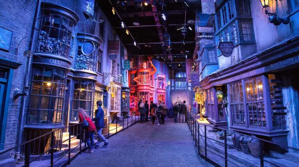 Ljubitelje Harry Potterja bo zagotovo navdu&scaron;il obisk Londona. F: studia Warner Bros