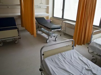- ilustrativna fotografija - bolni&scaron;ka soba - bolni&scaron;nica, bolnica, H, pacient, bolnik- Nova Nevrolo&scaron;ka klinika v LjubljaniFOTO: JAKA GASAR / NEDELJSKIOPOMBA: SAMO ZA OBJAVO V NEDELJSKEM DNEVNIKU TER EDICIJAH DNEVNIKA