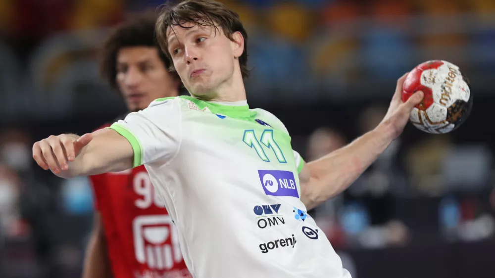 Handball - 2021 IHF Handball World Championship - Main Round Group 4 - Slovenia v Egypt - Cairo Stadium Hall 1, Cairo, Egypt - January 24, 2021 Slovenia's Jure Dolenec in action Pool via REUTERS/Mohamed Abd El Ghany