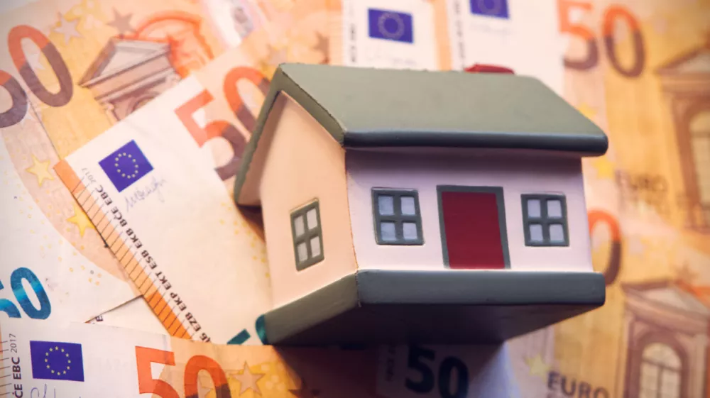 hi&scaron;a, davek, denar