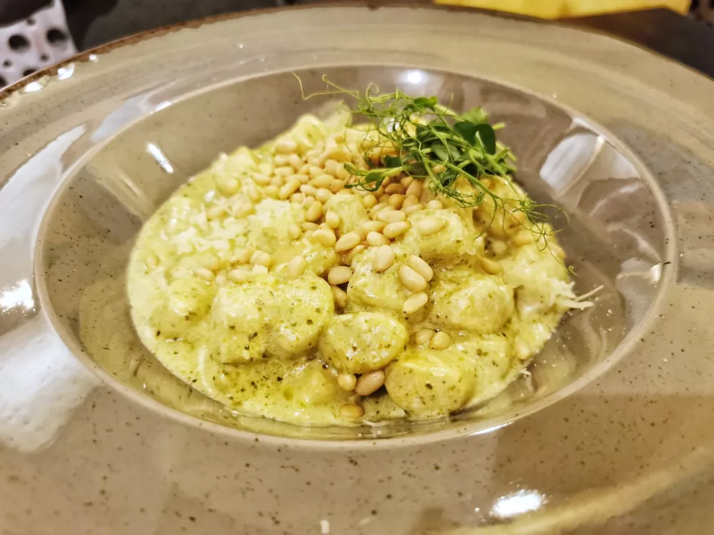 Njoki s pestom, Hi&scaron;a Pod Gradom