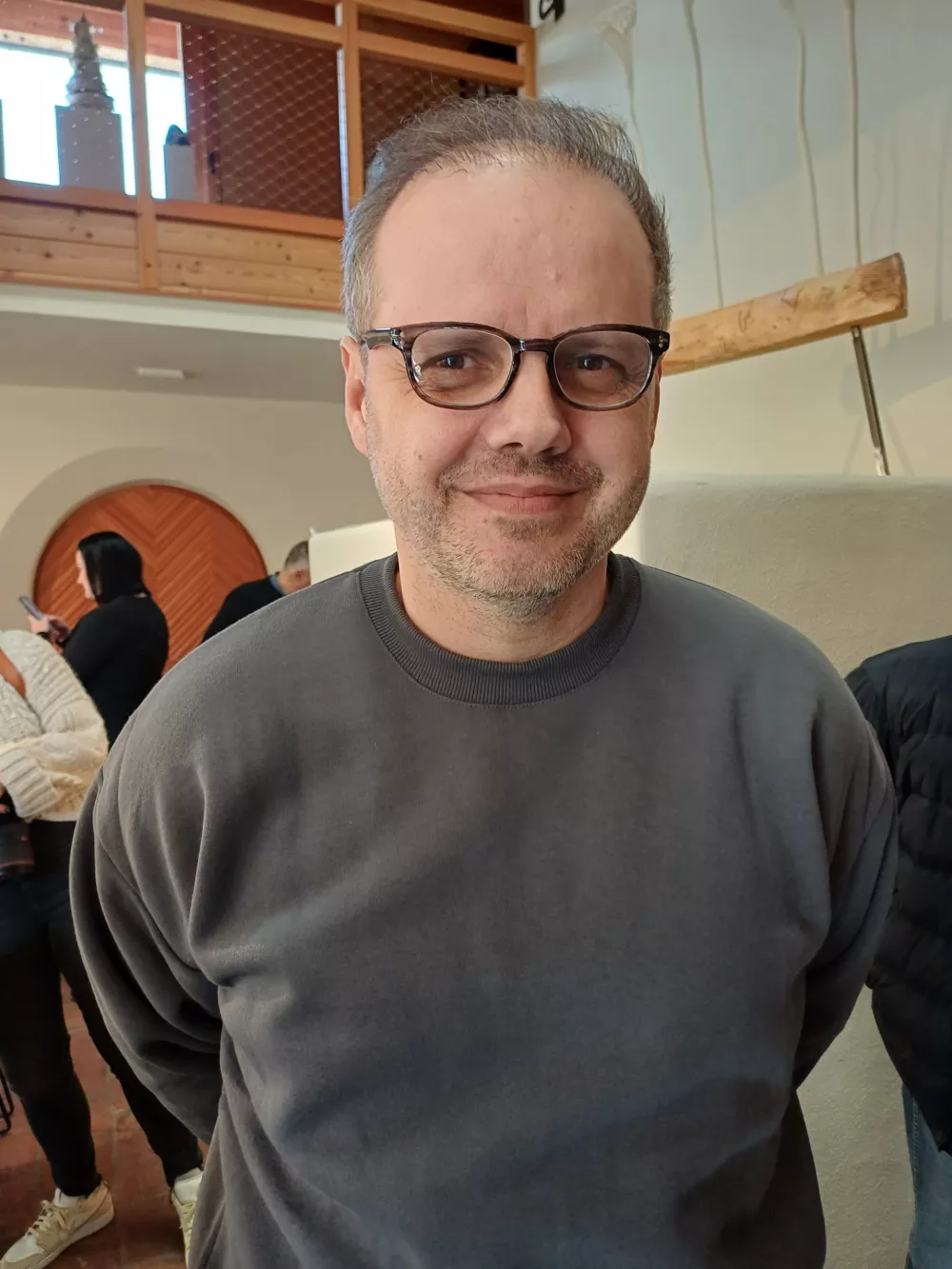 Svojo strast do zgodovine in maketarstva sem združil v poustvarjanju ključnih dogodkov slovenske zgodovine do osamosvojitve Slovenije, pove&nbsp;Igor Grabnar. Foto: Tina Jereb