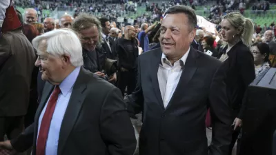 Milan Kučan, Zoran Jankovič- 27.4.2014  - Državni praznik Dan upora proti okupatorju, - prireditev z naslovom Upor! Zavezniki v boju!, v organizaciji ZZB NOB Slovenije v dvorani Stožice, proslava      //FOTO: Jaka Gasar