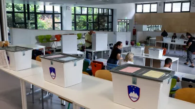 - Voli&scaron;če O&Scaron; Fužine.- 09.06.2024. - Volitve v Evropski parlament in &scaron;tirje referendumi za preferenčni glas, o Evtanaziji, o rabi marihuane v medicinske namene in za rekreativno uporabo 2024.//FOTO: Bojan Velikonja