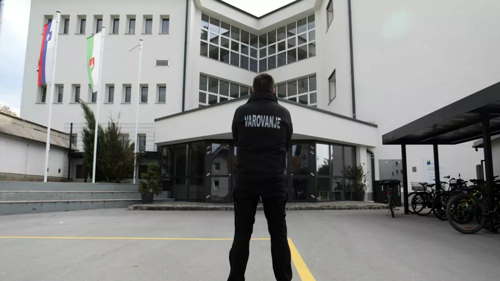 10.04.2024 -O&scaron; Bičevje, varovanje, varnostnikFoto: Tomaž Skale