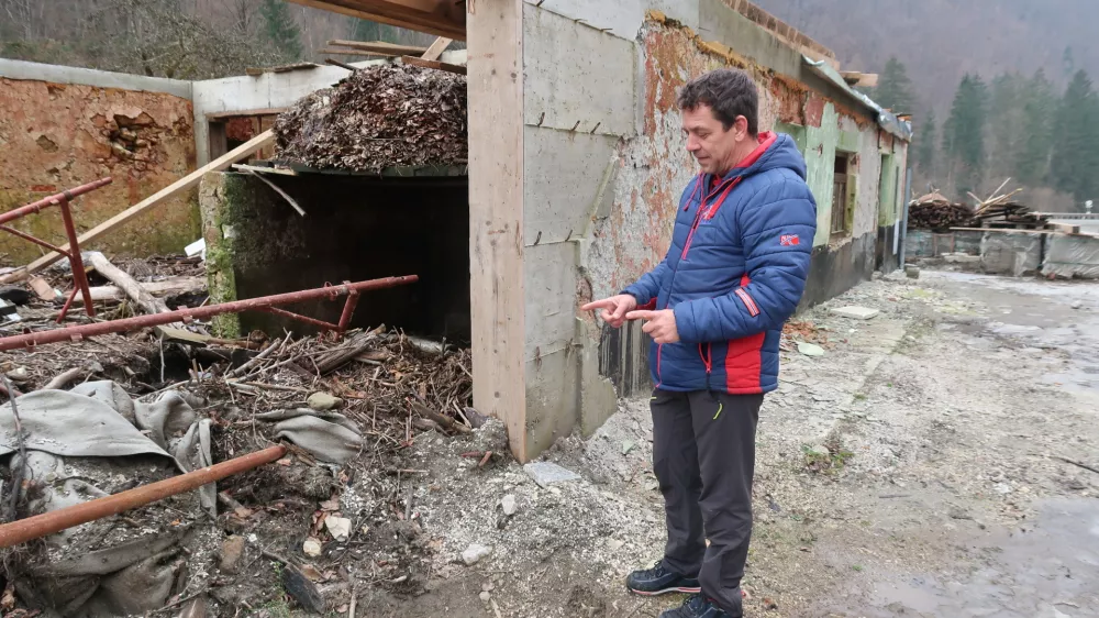 Iskrica, Marko Kjuder, vodna ujma, uničena hi&scaron;a. Foto: Tatjana Pihlar / Foto: Tatjana Pihlar 