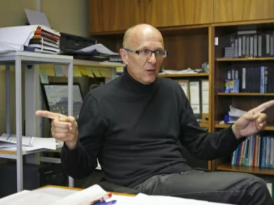 - 30.03.2015 - Gregor Pečan, ravnatelj O&Scaron; Janka Modra iz Dola pri Ljubljani in novi predsednik Združenja ravnateljic in ravnateljev osnovnih in glasbenih &scaron;ol//FOTO: Tomaž Skale