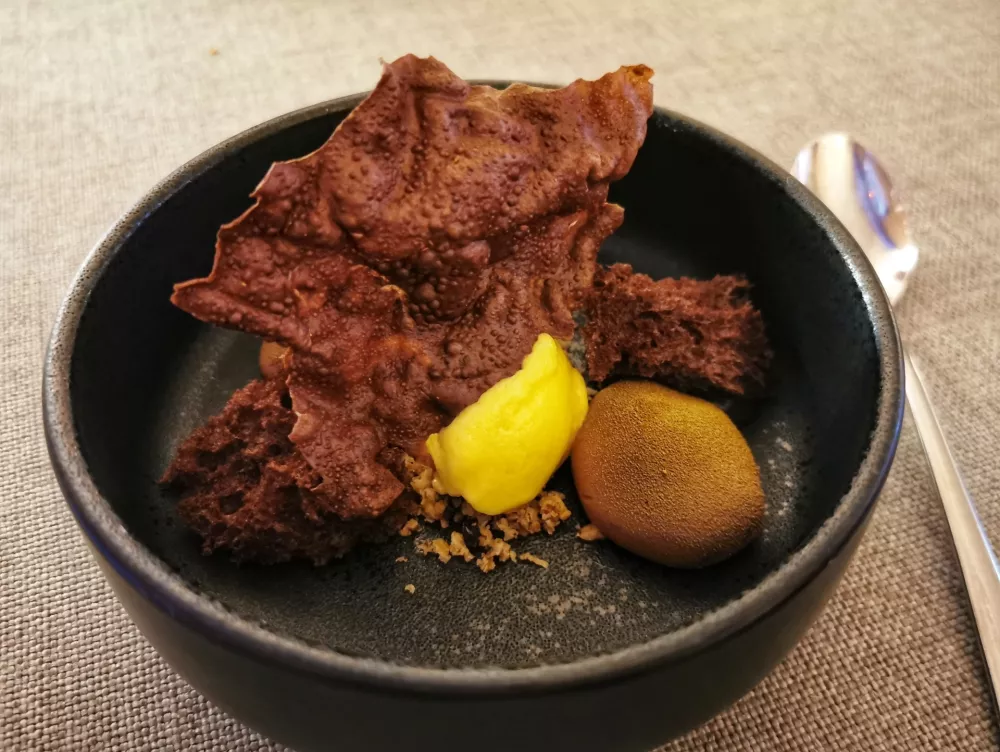 Kakav, le&scaron;nik in pasijonka, Restavracija Dveri