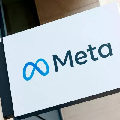 FILE PHOTO: The logo of Meta Platforms' business group is seen in Brussels, Belgium December 6, 2022. REUTERS/Yves Herman/File Photo