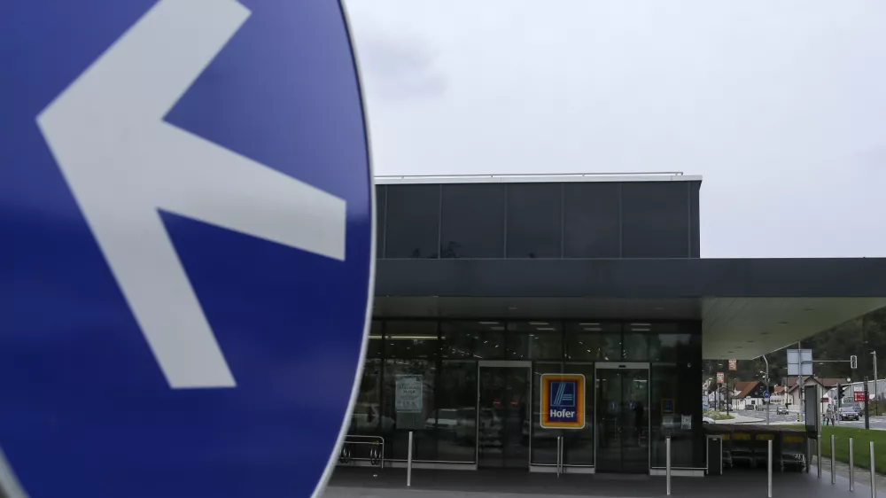 &raquo;Po naravi stvari trditev, ki je resnična, ne more biti nepo&scaron;tena in zavajajoča,&laquo; so med drugim poudarili v Hoferju v odgovoru na pritožbo, ki jo je pri slovenskem ogla&scaron;evalskem razsodi&scaron;ču vložil njegov konkurent Spar Slovenija. Foto: Jaka Gasar&nbsp;