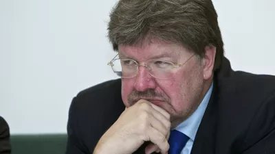 takratni republi&scaron;ki sekretar za notranje zadeve Igor Bavčar &nbsp;&nbsp;-- Slavnostna seja prve slovenske vlade ob 20. obletnici.-&nbsp; 20. obletnica demokratičnih sprememb, prve demokratično izvoljene slovenske vlade in Manevrske strukture narodne za&scaron;čite (MSNZ)- DEMOS - takratna demokratična opozicija Slovenije &nbsp;&nbsp;/FOTO: Jaka Adamič&nbsp;