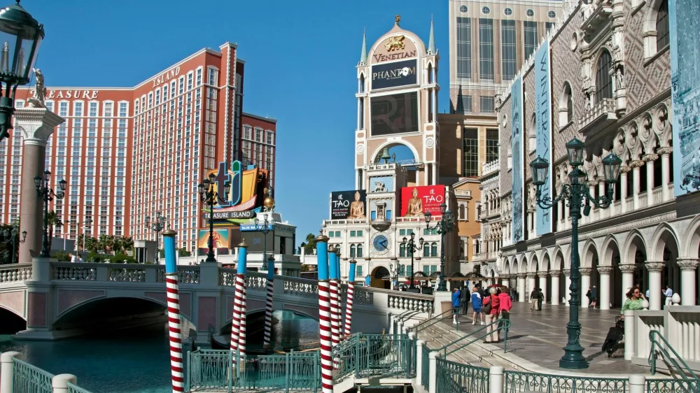 Večinski lastniki Dallas Mavericks so večinski lastniki enega največjih igralni&scaron;kih podjetij na svetu Las Vegas Sands. Ta je leta 2021 prodal lasvega&scaron;ko dejavnost in nepremičnine za 6,25 milijarde dolarjev. Fotografija je simbolična. Foto: Reuters