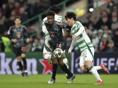 Igralci Celtica (v zeleno-belih dresih) so poskrbeli, da dvoboj z Bayernom &scaron;e ni odločen. Foto: AP