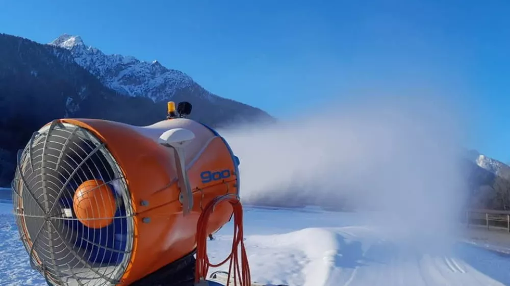 Center Confine je tudi v času umetnega zasneževanja ena najbolj priljubljenih teka&scaron;kih oaz v državi. Foto: Teka&scaron;ki center Confine