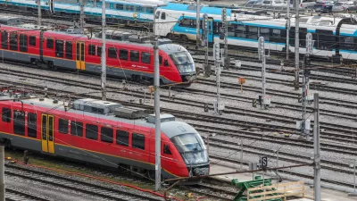 - 29.01.2025. - Železni&scaron;ka postaja Ljubljana, Potni&scaron;ki vlak. Slovenske železnice, tiri.//FOTO: Bojan Velikonja