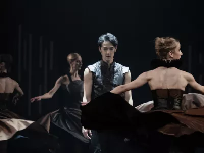 Hamlet z ljubljanskim baletnim ansamblom v koreografiji in režiji Lea Mujića F Darja &Scaron;travs Tisu