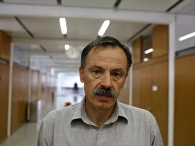 prof. dr. Mojmir Mrak, profesor mednarodne ekonomije na ljubljanski ekonomski fakulteti - Ekonomska fakulteta UL    ///FOTO: Luka Cjuha OPOMBA: ZA OBJAVO V PRILOGI &ndash; DNEVNIKOV OBJEKTIV - INTERVJU