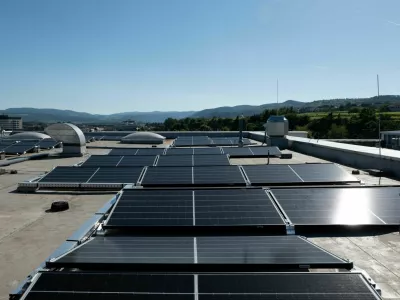 sončne elektrarne nakupovalna sredi&scaron;ča