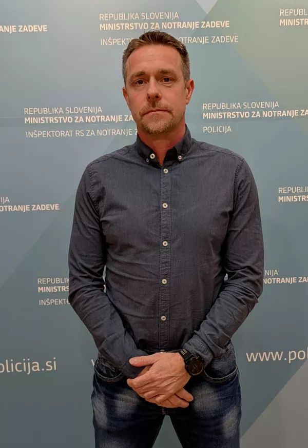 Evgen Trampu&scaron;, vi&scaron;ji kriminalistični in&scaron;pektor specialist iz oddelka za krvne in seksualne delikte / Foto: Damjan Franz Lu