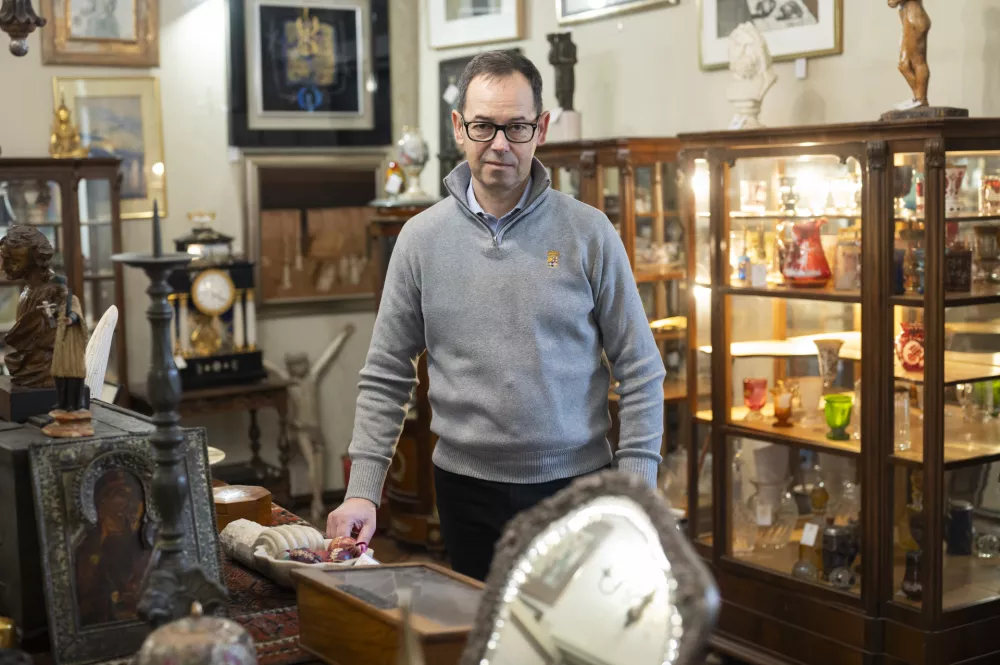 Prodaja umetninumetnostumetni&scaron;ki trgstarine18.02.2025 Galerija Ažbe, sloANTIKA, prodajalna starin in umetninFOTO: Nik Erik Neubauer