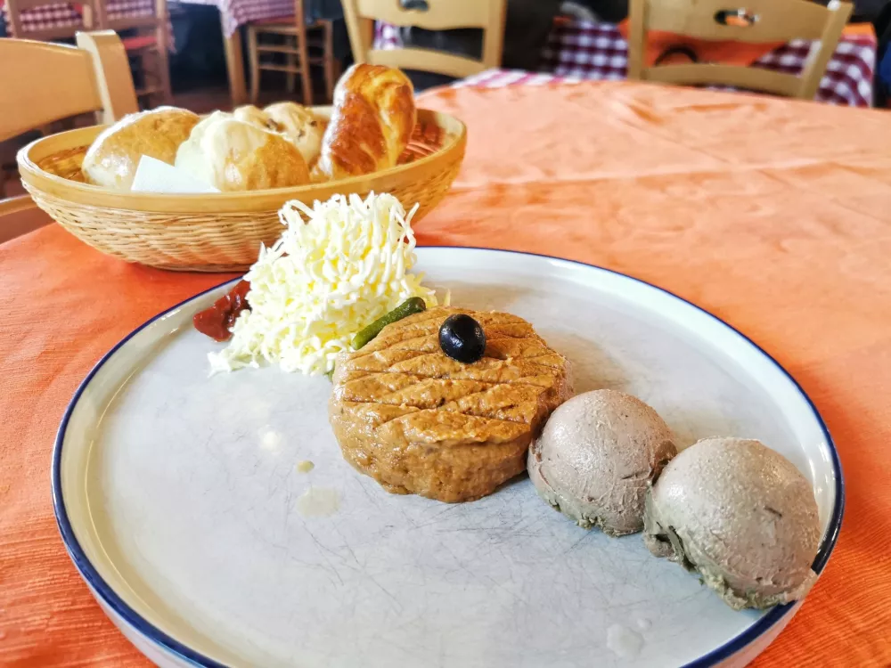 Tatarski in pa&scaron;teta / Foto: Miha First