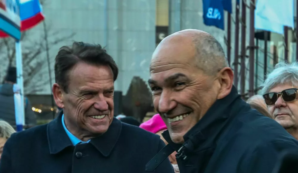 -Janez Jan&scaron;a, - Pavel Rupar, - 19.02.2025. 17. protest kvazi upokojencev in zavoda, ali karkoli že 1. oktober proti vladi Roberta Goloba pod vodstvom kriminalca Pavla Ruparja.//FOTO: Bojan Velikonja / Foto: Bojan Velikonja