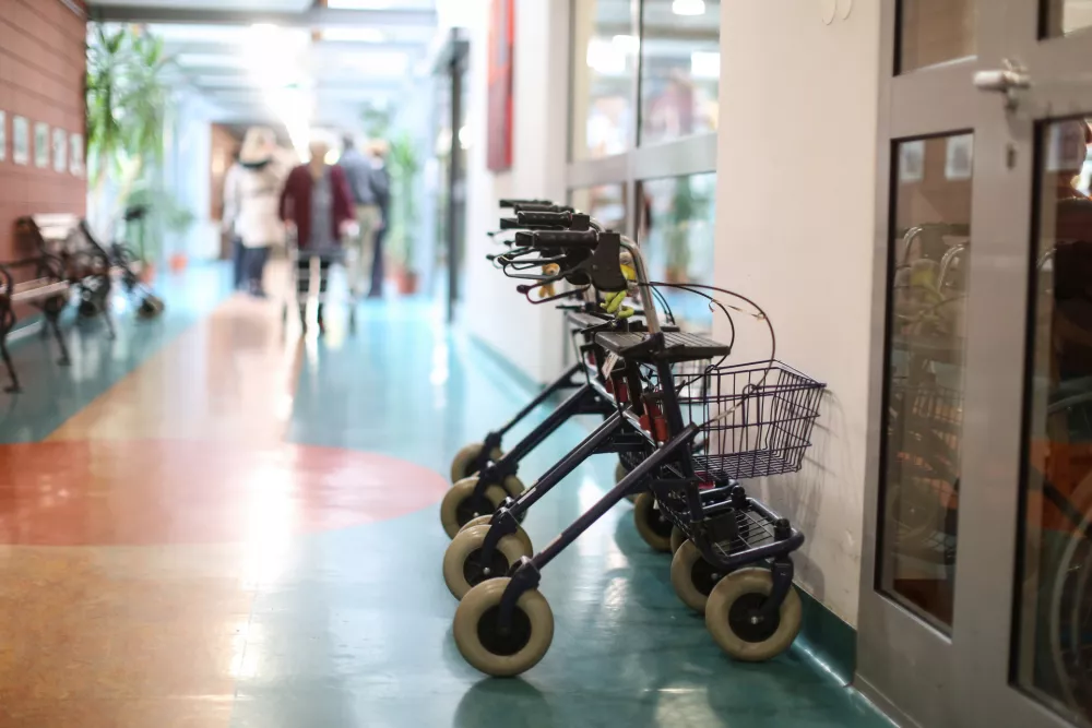 - 23.02.2016 - Dom starej&scaron;ih občanov Fužine v Ljubljani - starej&scaron;i občani - oskrbovanci - upokojenci -simbolična fotografija upokojenci, invalidi, staranje  //FOTO: Bojan Velikonja
