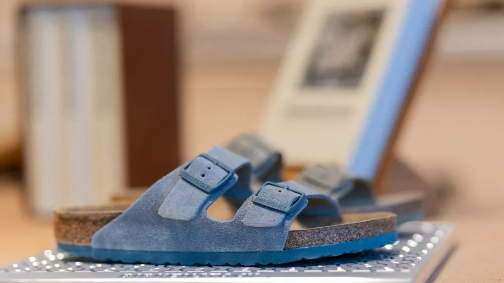 17 February 2025, North Rhine-Westphalia, Cologne: Various Birkenstock shoes are displayed on shelves in a Birkenstock store on Ehrenstra&szlig;e. Photo: Rolf Vennenbernd/dpa,Image: 965236281, License: Rights-managed, Restrictions: GERMANY OUT, Model Release: noFoto: Profimedia