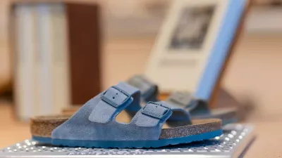 17 February 2025, North Rhine-Westphalia, Cologne: Various Birkenstock shoes are displayed on shelves in a Birkenstock store on Ehrenstra&szlig;e. Photo: Rolf Vennenbernd/dpa,Image: 965236281, License: Rights-managed, Restrictions: GERMANY OUT, Model Release: noFoto: Profimedia